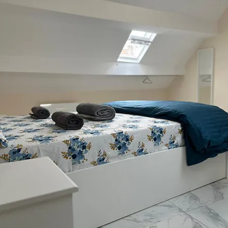 Silver House Daire